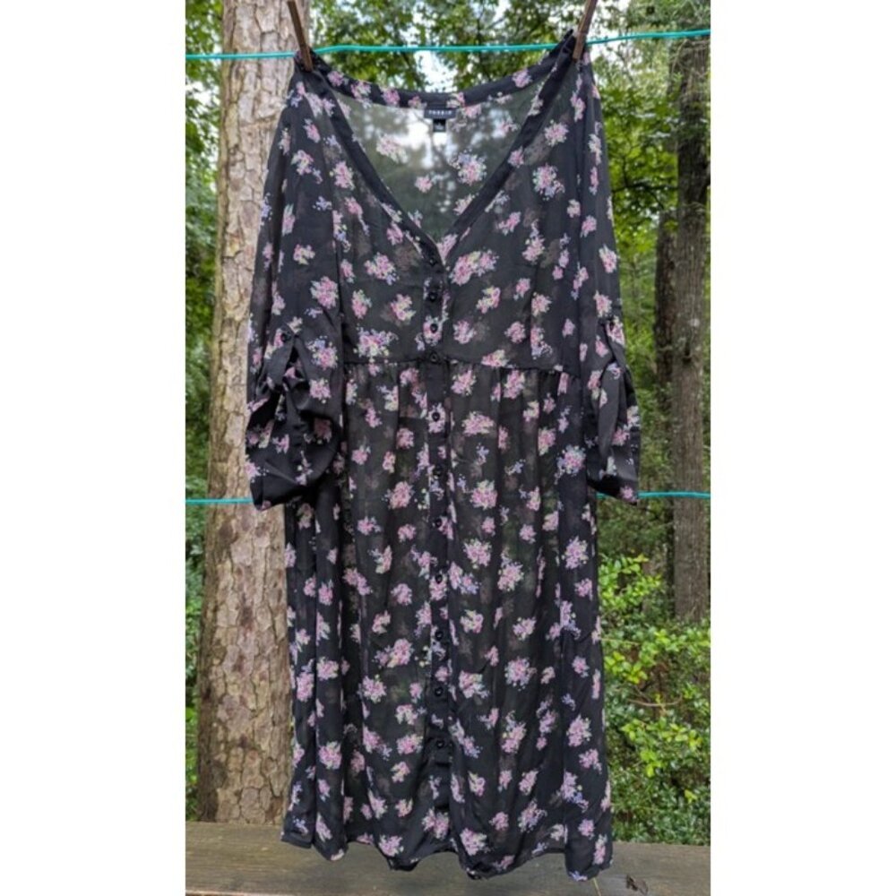 Torrid Shear Black Floral Dress Size 1X (14/16) Tab Sleeve V Neck Button Front